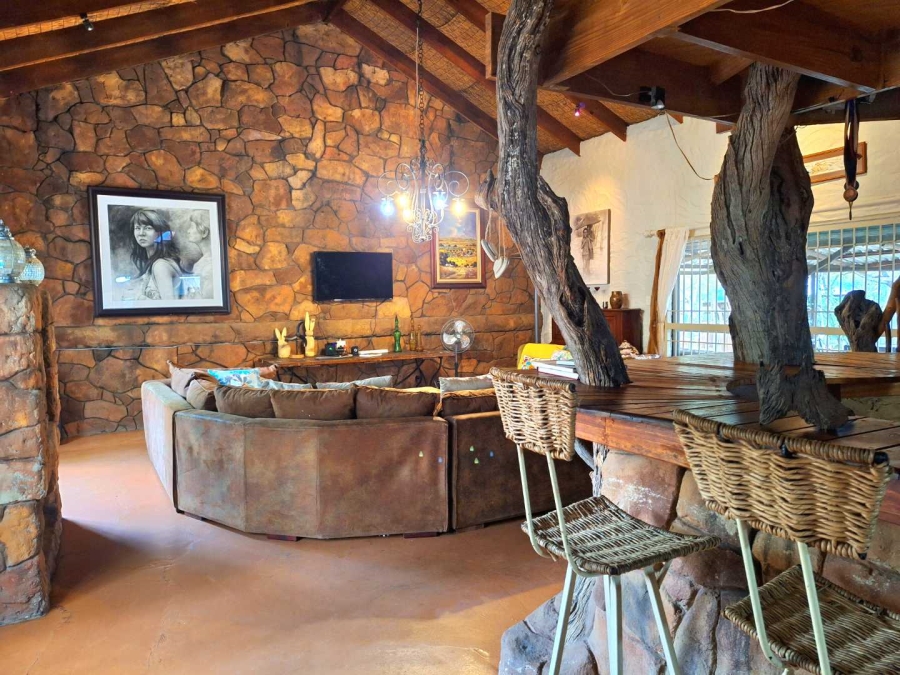 5 Bedroom Property for Sale in Leeupoort Limpopo