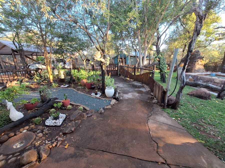 5 Bedroom Property for Sale in Leeupoort Limpopo