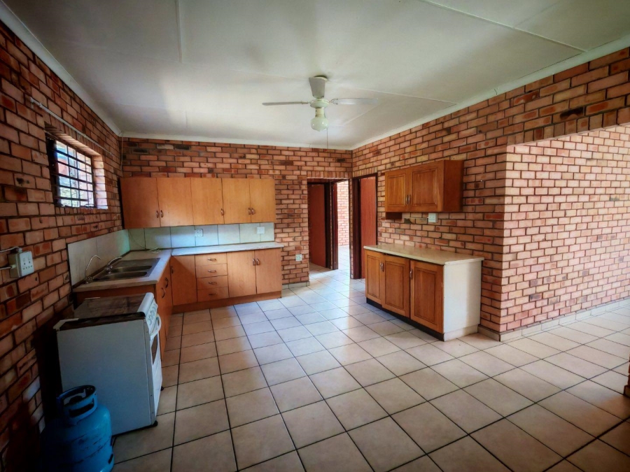 5 Bedroom Property for Sale in Steelpoort Limpopo