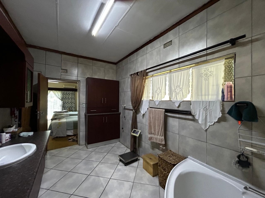 6 Bedroom Property for Sale in Tzaneen Rural Limpopo