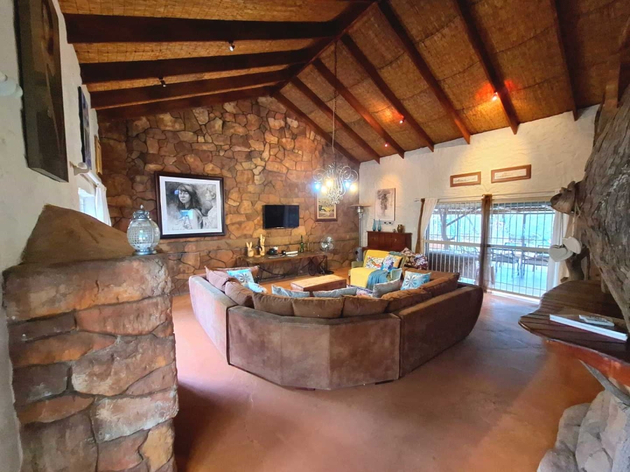5 Bedroom Property for Sale in Leeupoort Limpopo