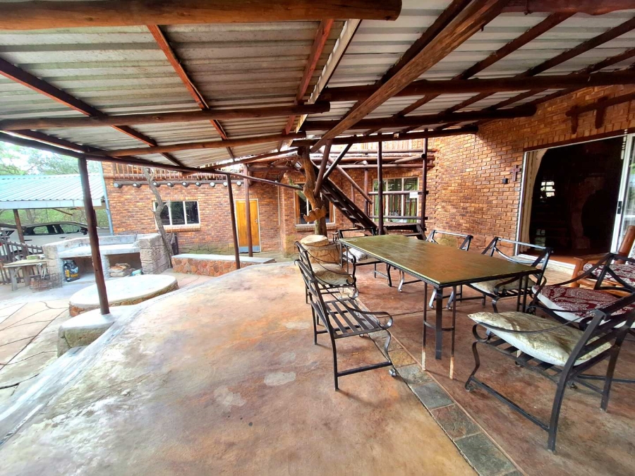 5 Bedroom Property for Sale in Leeupoort Limpopo