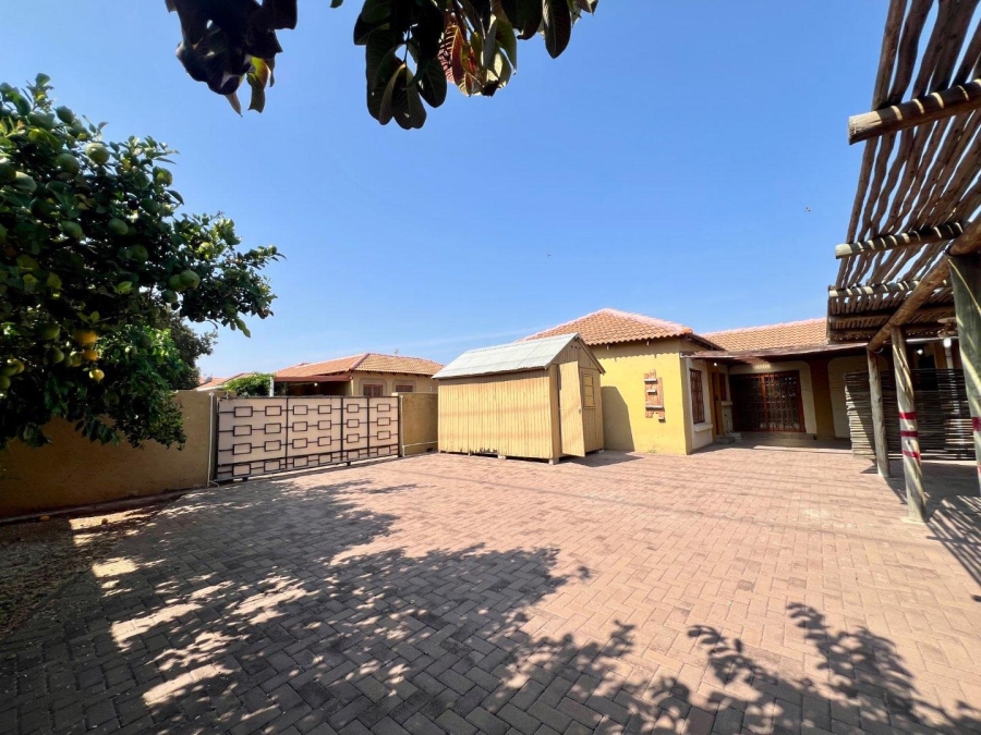 3 Bedroom Property for Sale in Bendor Limpopo