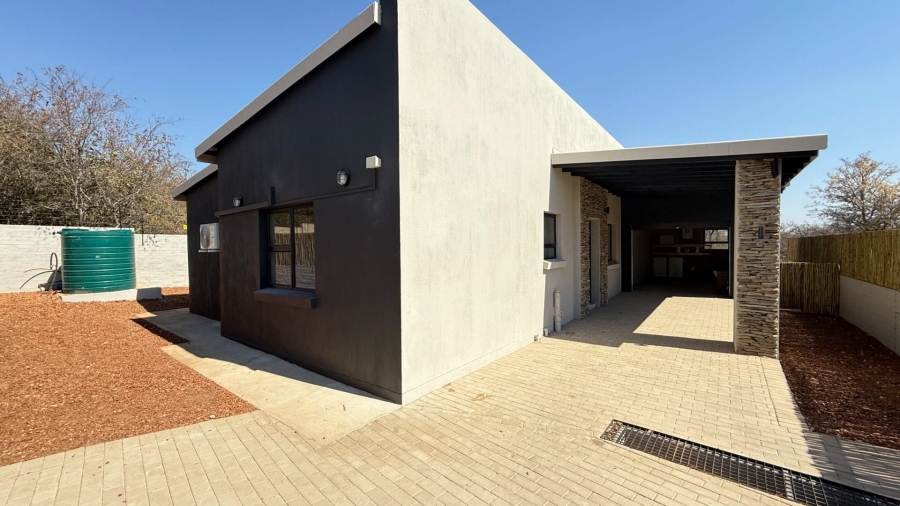 2 Bedroom Property for Sale in Hoedspruit Limpopo