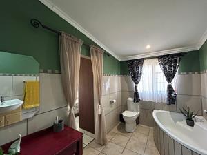 5 Bedroom Property for Sale in Hamawasha A H Limpopo