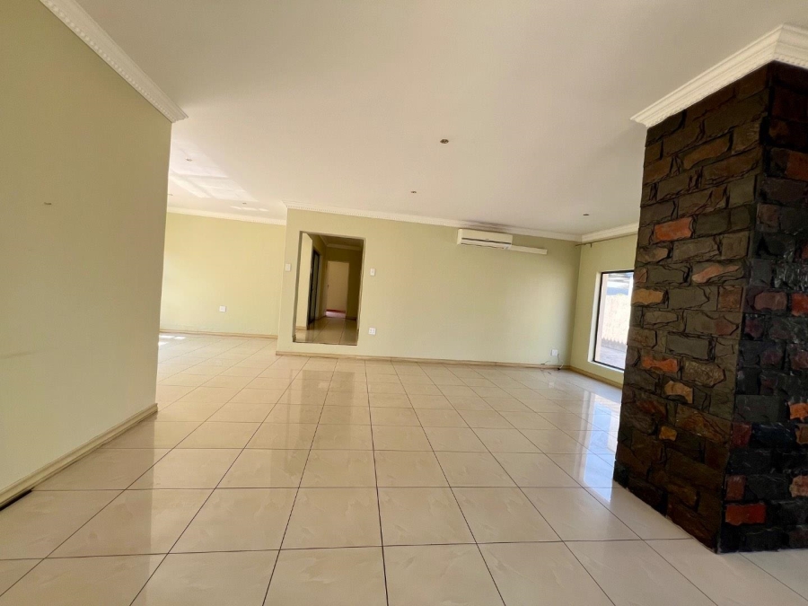 5 Bedroom Property for Sale in Thornhill Limpopo