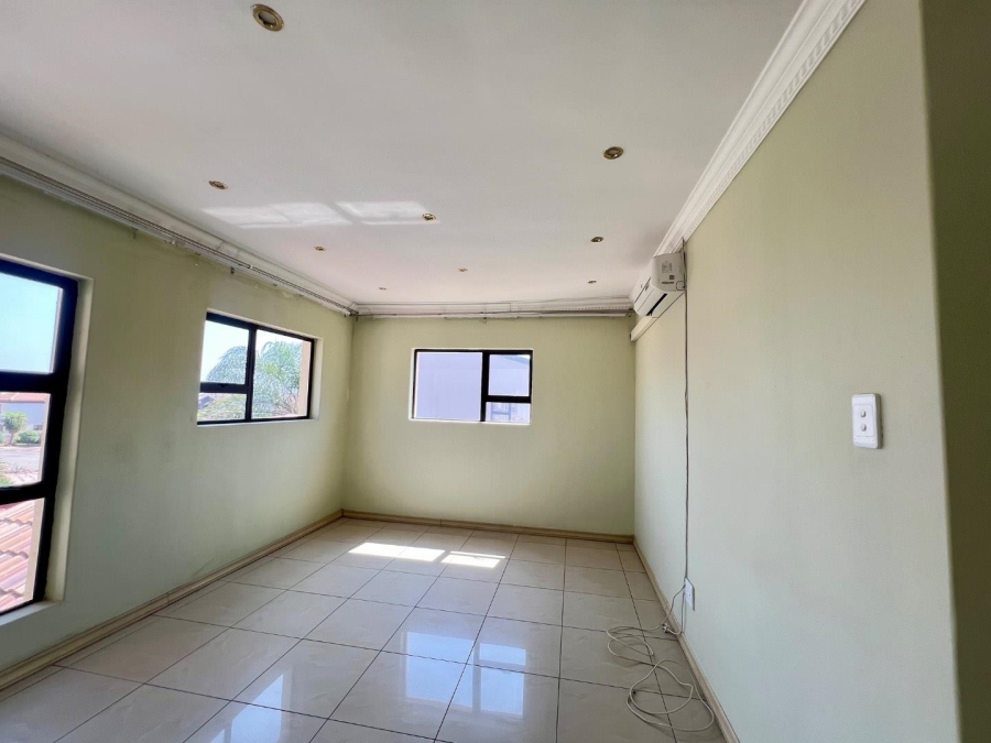 5 Bedroom Property for Sale in Thornhill Limpopo