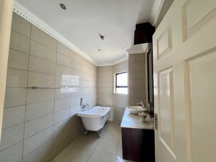 5 Bedroom Property for Sale in Thornhill Limpopo