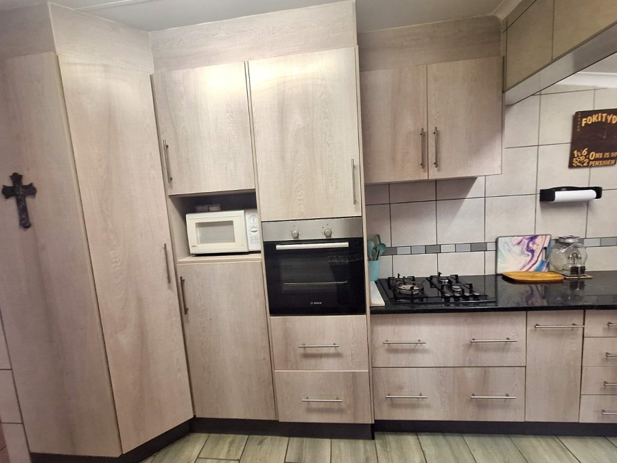4 Bedroom Property for Sale in Leeupoort Limpopo