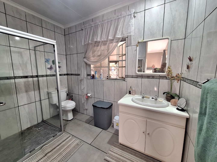 4 Bedroom Property for Sale in Leeupoort Limpopo