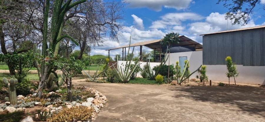 6 Bedroom Property for Sale in Alldays Limpopo