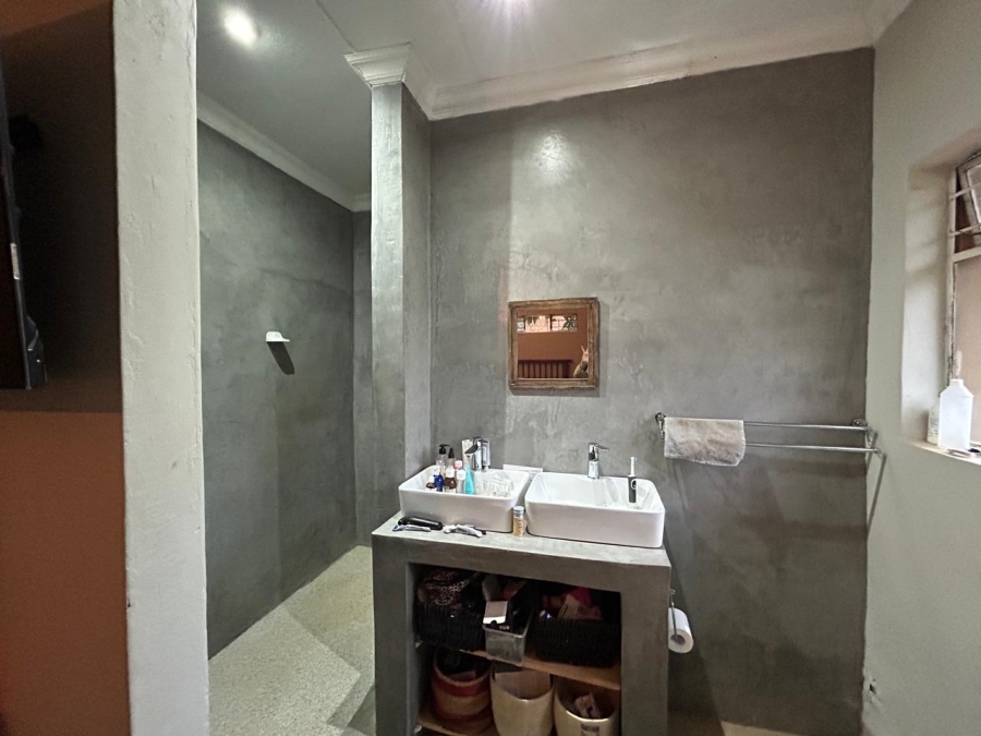 5 Bedroom Property for Sale in Aquapark Limpopo