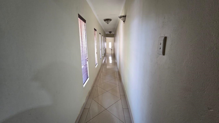 5 Bedroom Property for Sale in Eltivillas Limpopo