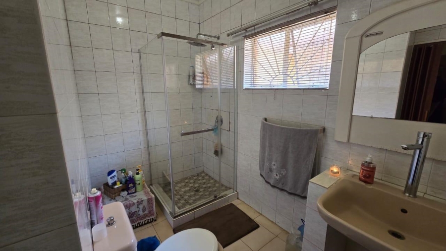 5 Bedroom Property for Sale in Eltivillas Limpopo