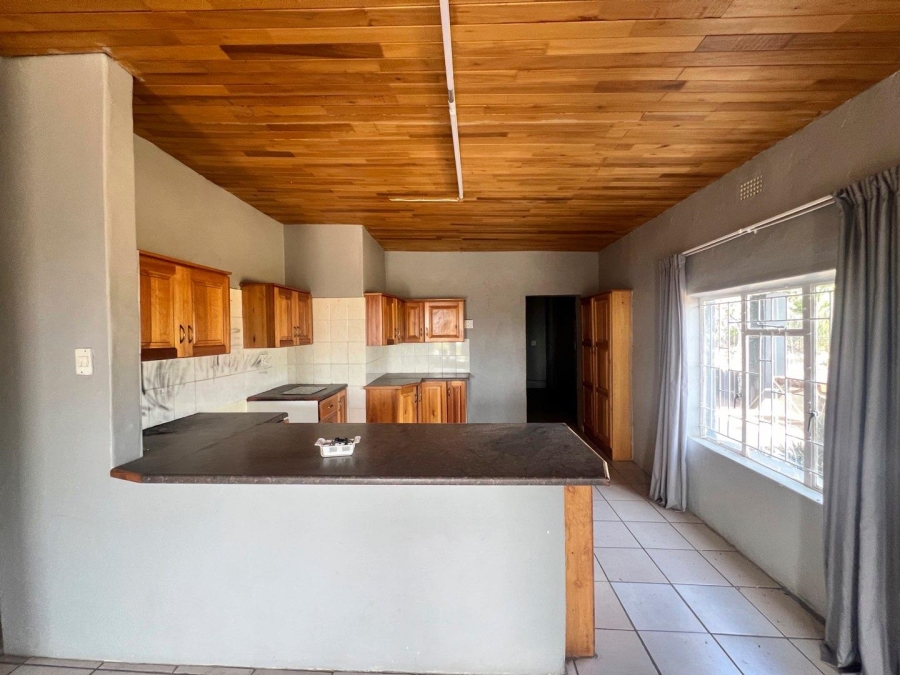 5 Bedroom Property for Sale in Letsitele Limpopo