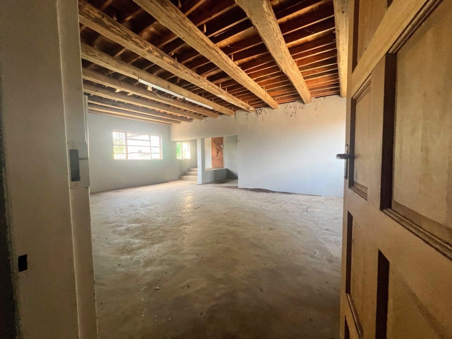 5 Bedroom Property for Sale in Letsitele Limpopo