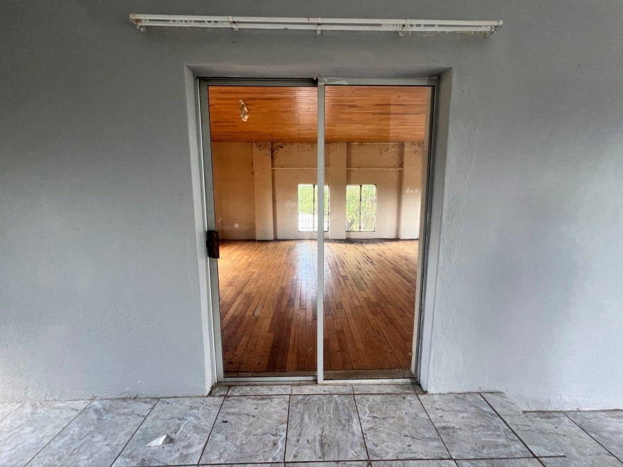 5 Bedroom Property for Sale in Letsitele Limpopo