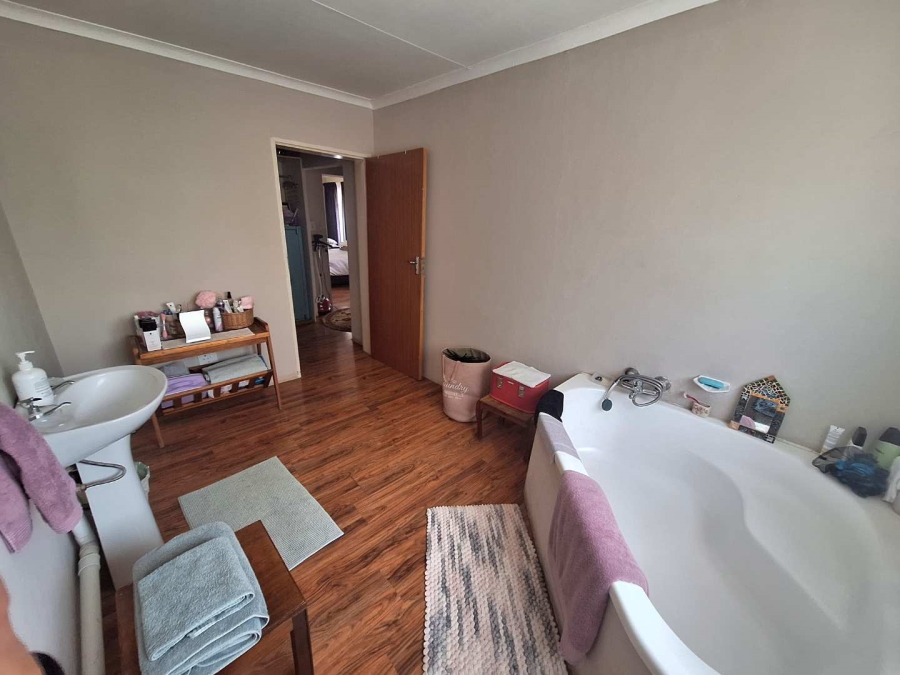 5 Bedroom Property for Sale in Koedoeskop Limpopo