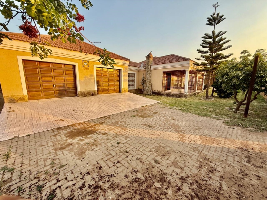 To Let 5 Bedroom Property for Rent in Mankweng Limpopo