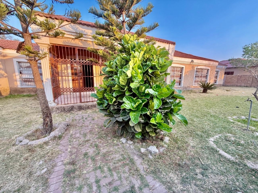 To Let 5 Bedroom Property for Rent in Mankweng Limpopo