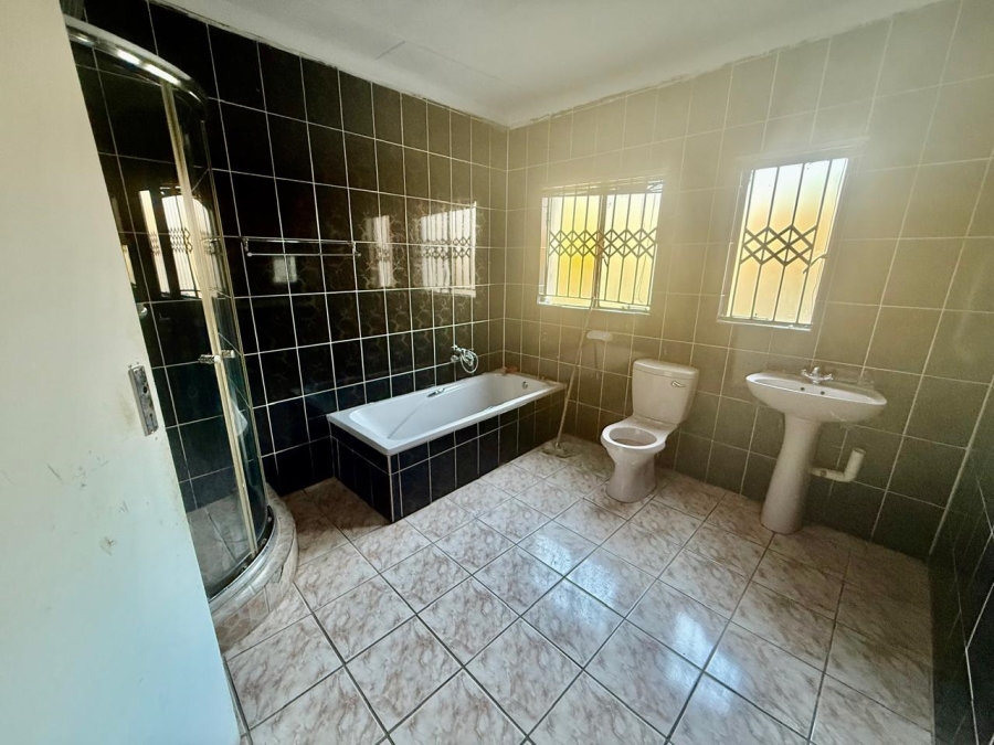 To Let 5 Bedroom Property for Rent in Mankweng Limpopo