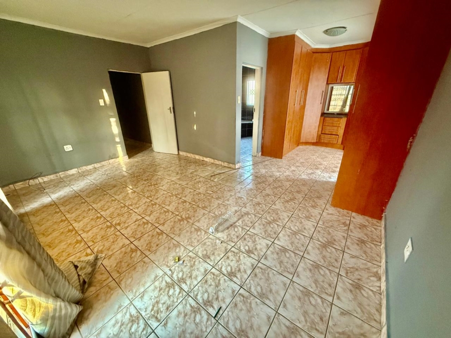 To Let 5 Bedroom Property for Rent in Mankweng Limpopo