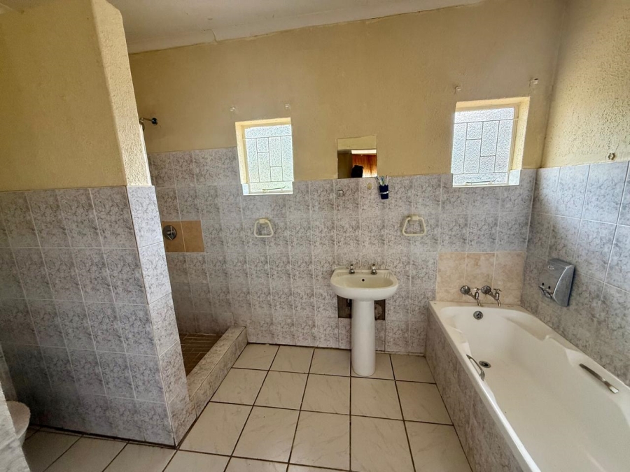3 Bedroom Property for Sale in Fauna Park Limpopo