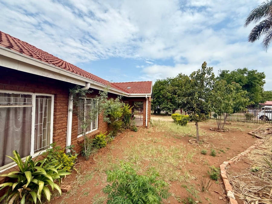 3 Bedroom Property for Sale in Fauna Park Limpopo