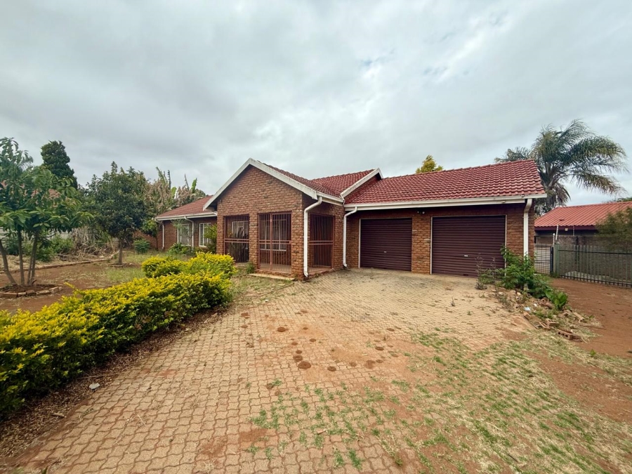 3 Bedroom Property for Sale in Fauna Park Limpopo