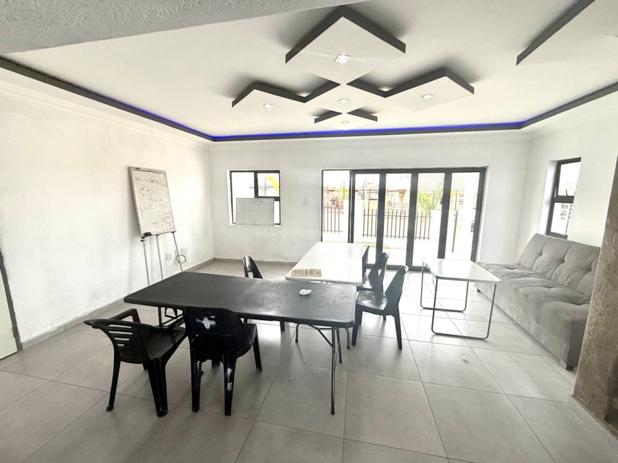 3 Bedroom Property for Sale in Mahlasedi Park Limpopo