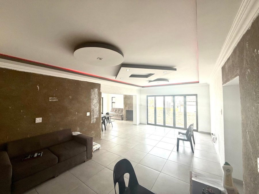 3 Bedroom Property for Sale in Mahlasedi Park Limpopo