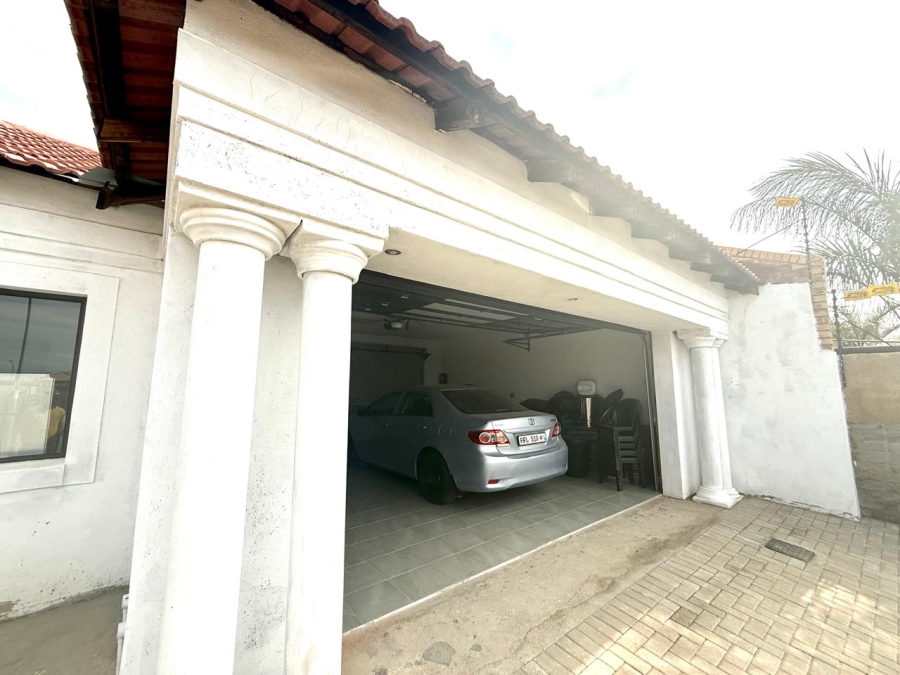 3 Bedroom Property for Sale in Mahlasedi Park Limpopo