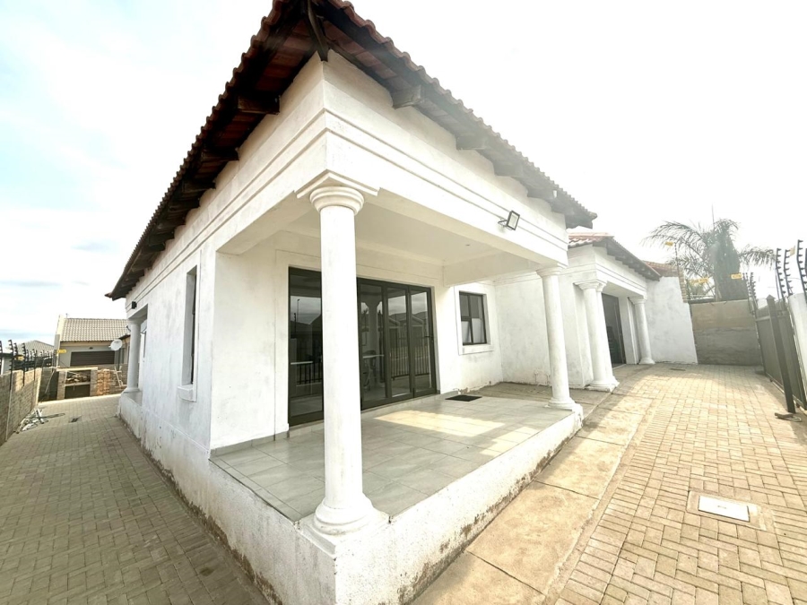 3 Bedroom Property for Sale in Mahlasedi Park Limpopo