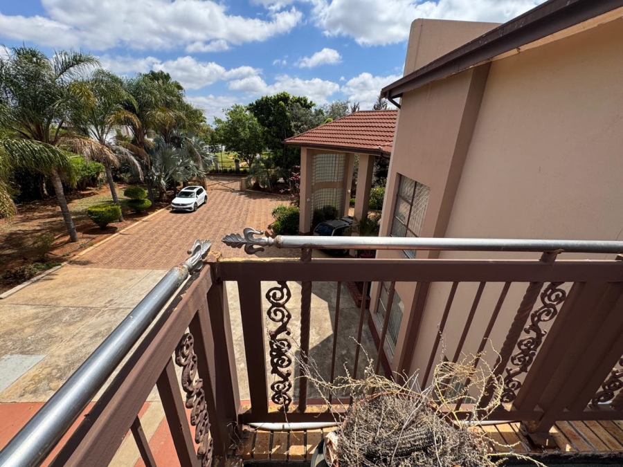 6 Bedroom Property for Sale in Broadlands Estate Limpopo