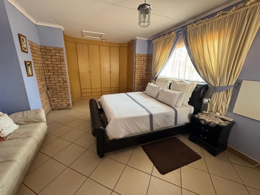 6 Bedroom Property for Sale in Broadlands Estate Limpopo
