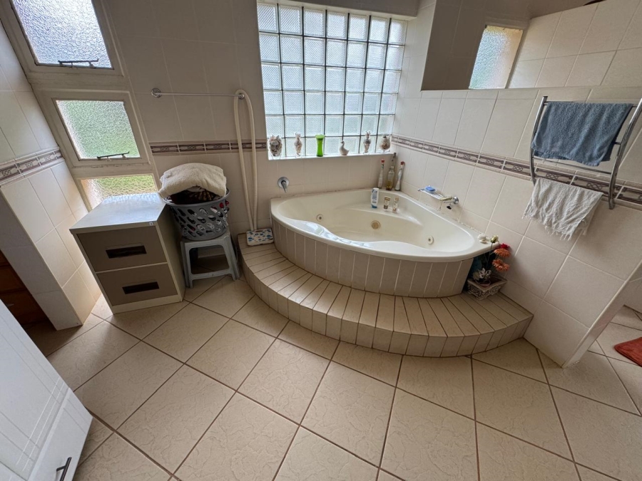 6 Bedroom Property for Sale in Broadlands Estate Limpopo