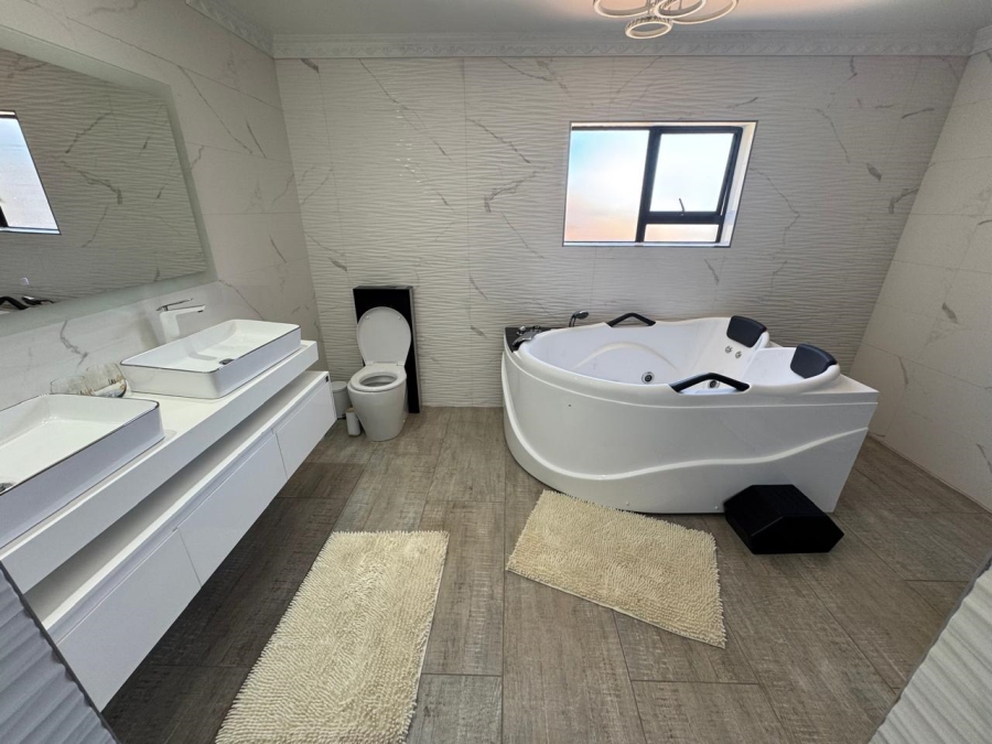 5 Bedroom Property for Sale in Eagles Crest Limpopo