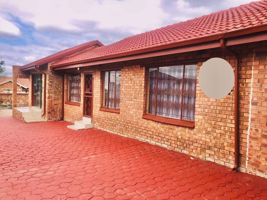 3 Bedroom Property for Sale in Emdo Park Limpopo