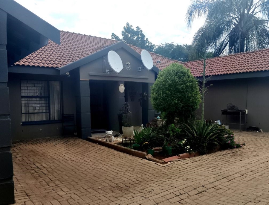 2 Bedroom Property for Sale in Polokwane Central Limpopo
