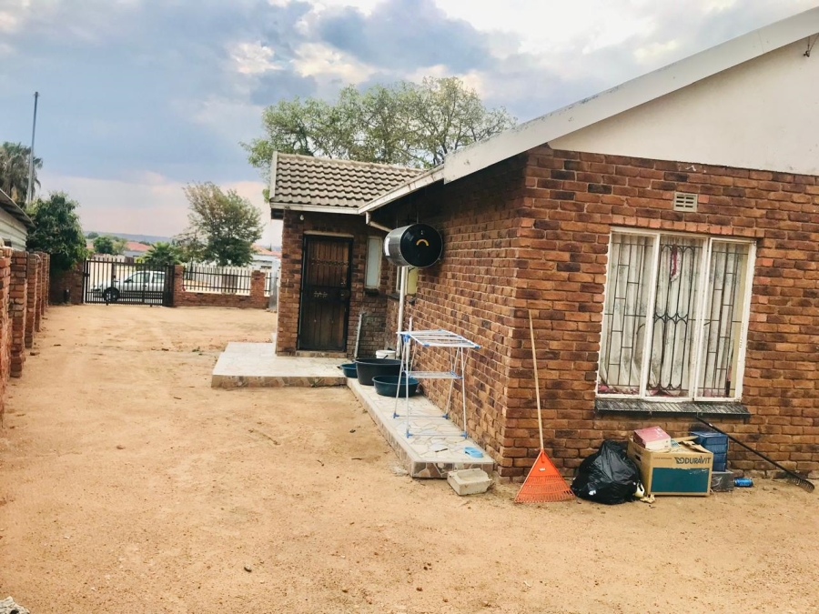 3 Bedroom Property for Sale in Seshego H Limpopo