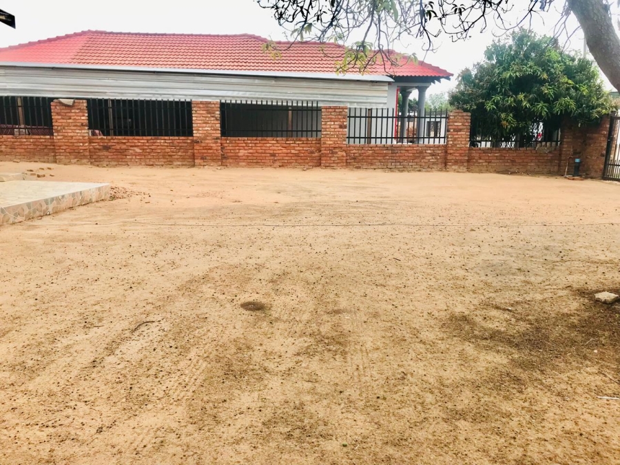 3 Bedroom Property for Sale in Seshego H Limpopo