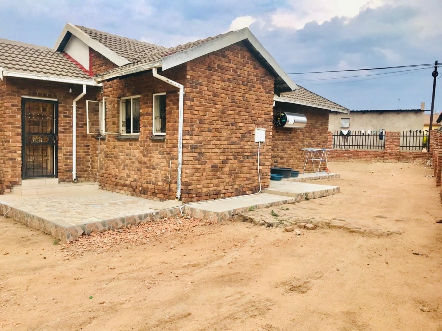 To Let 3 Bedroom Property for Rent in Seshego H Limpopo