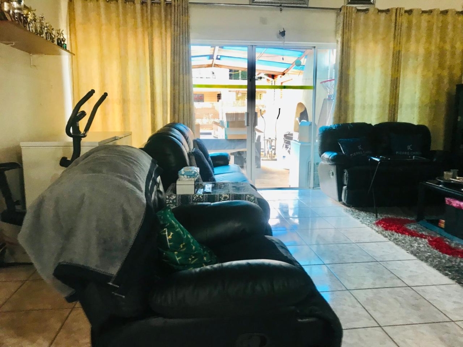 4 Bedroom Property for Sale in Fauna Park Limpopo