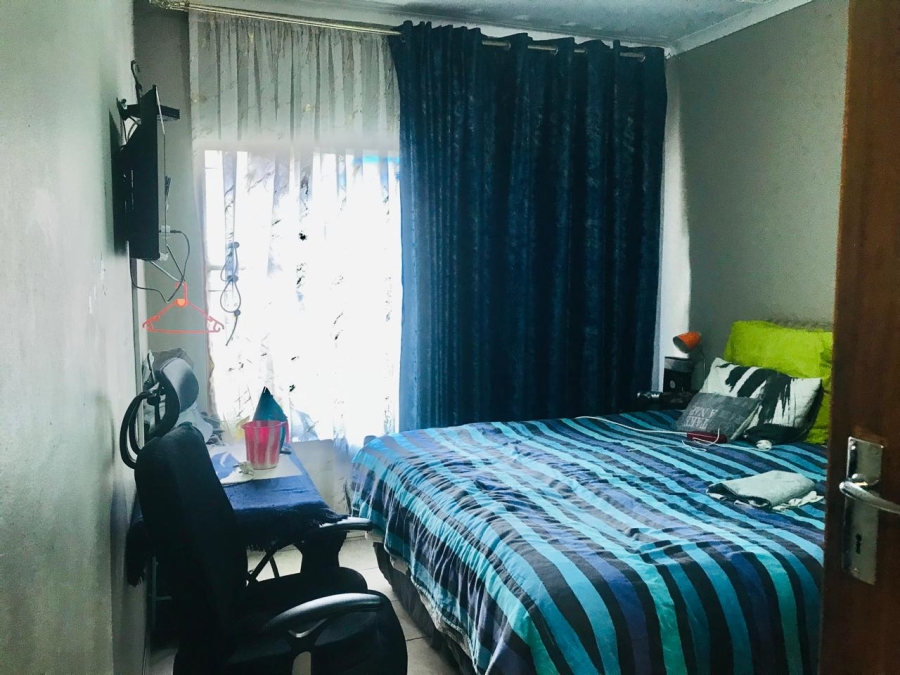 4 Bedroom Property for Sale in Fauna Park Limpopo