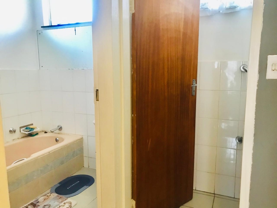 4 Bedroom Property for Sale in Fauna Park Limpopo