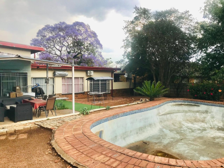 4 Bedroom Property for Sale in Fauna Park Limpopo