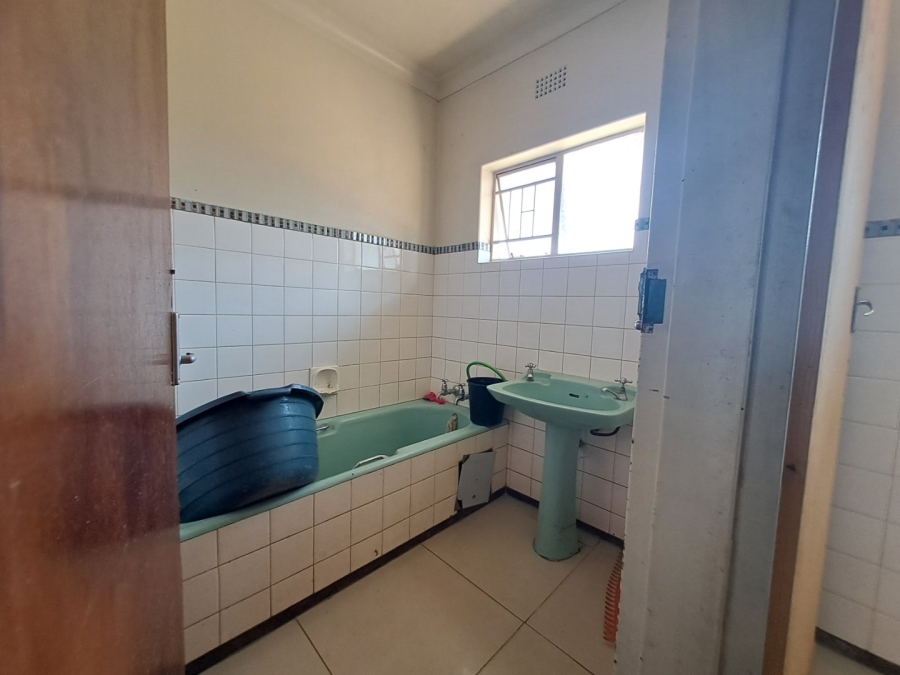 9 Bedroom Property for Sale in Annadale Limpopo