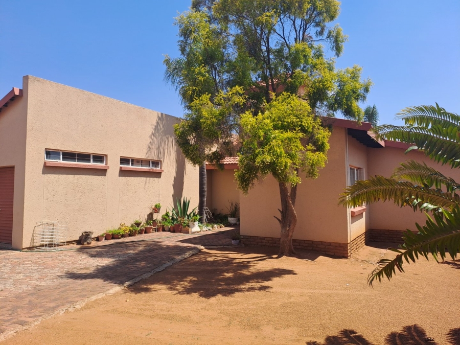 2 Bedroom Property for Sale in Flora Park Limpopo