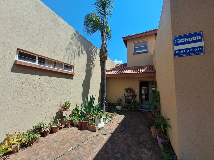 2 Bedroom Property for Sale in Flora Park Limpopo