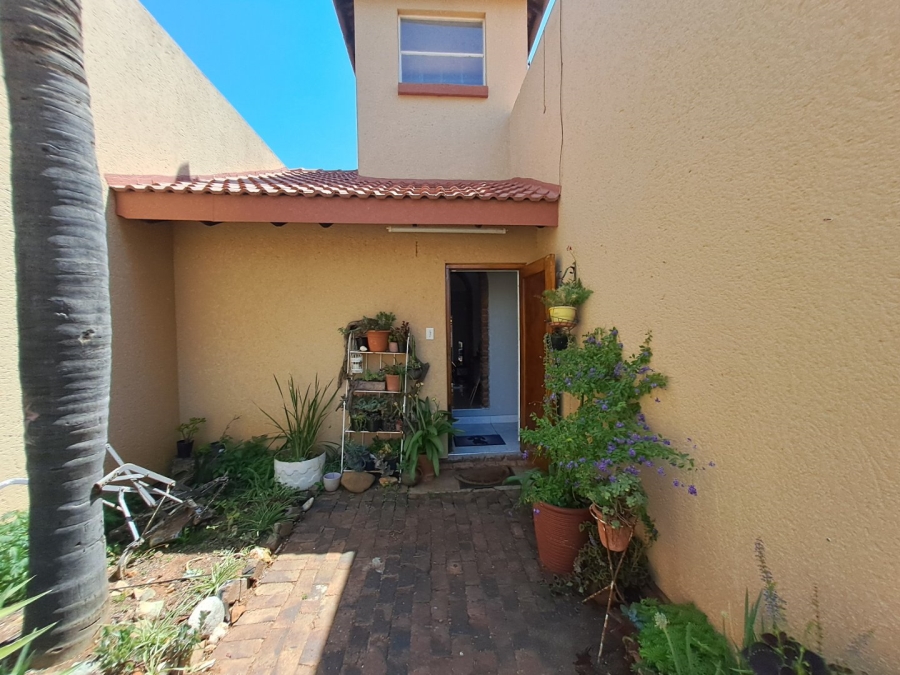 2 Bedroom Property for Sale in Flora Park Limpopo